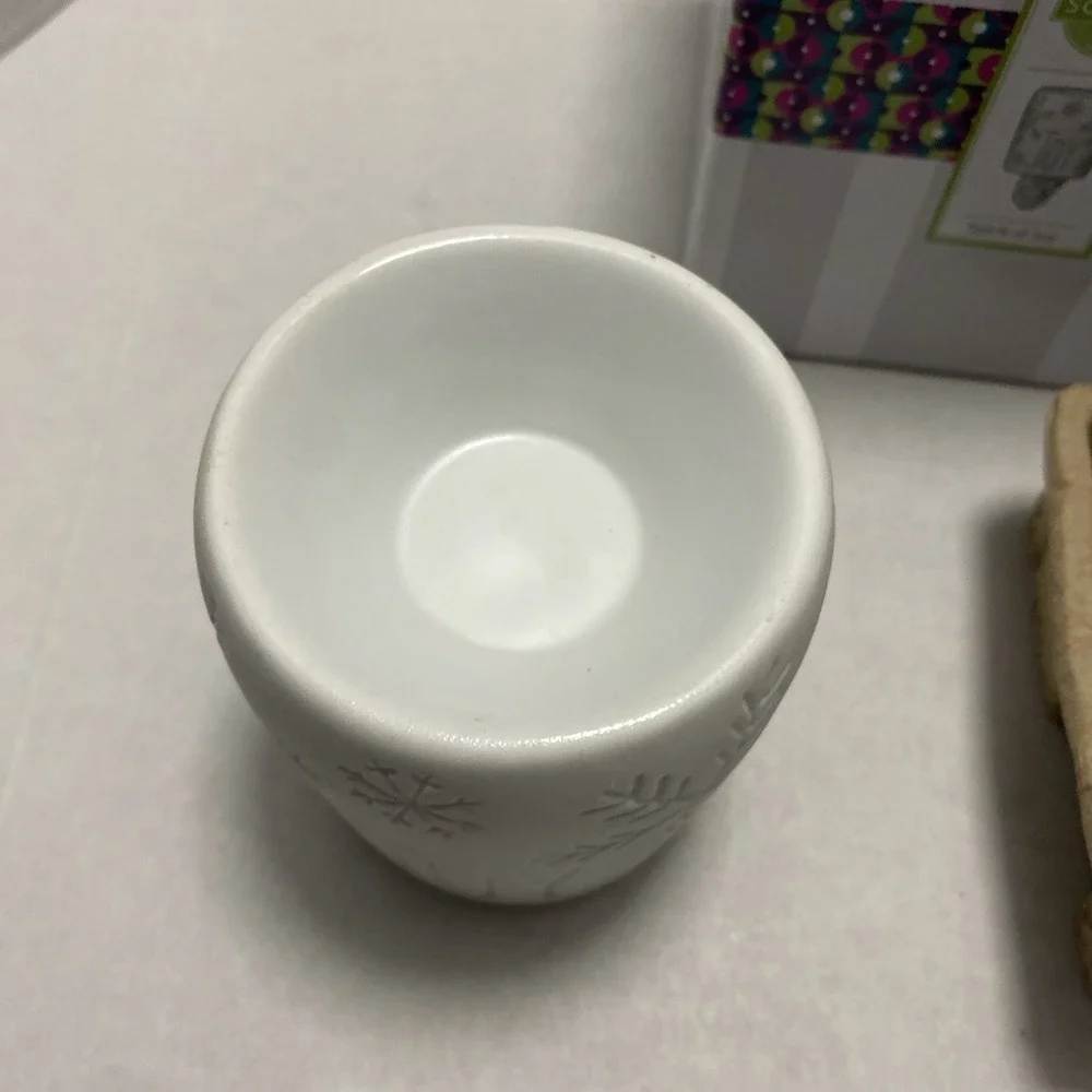 Scentsy Spirt Of Joy  Holiday/ Winter Snowflake Warmer‎ In Box # L70572